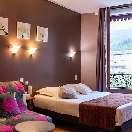 Logis Hotel Restaurant De La Paix Lodève エクステリア 写真