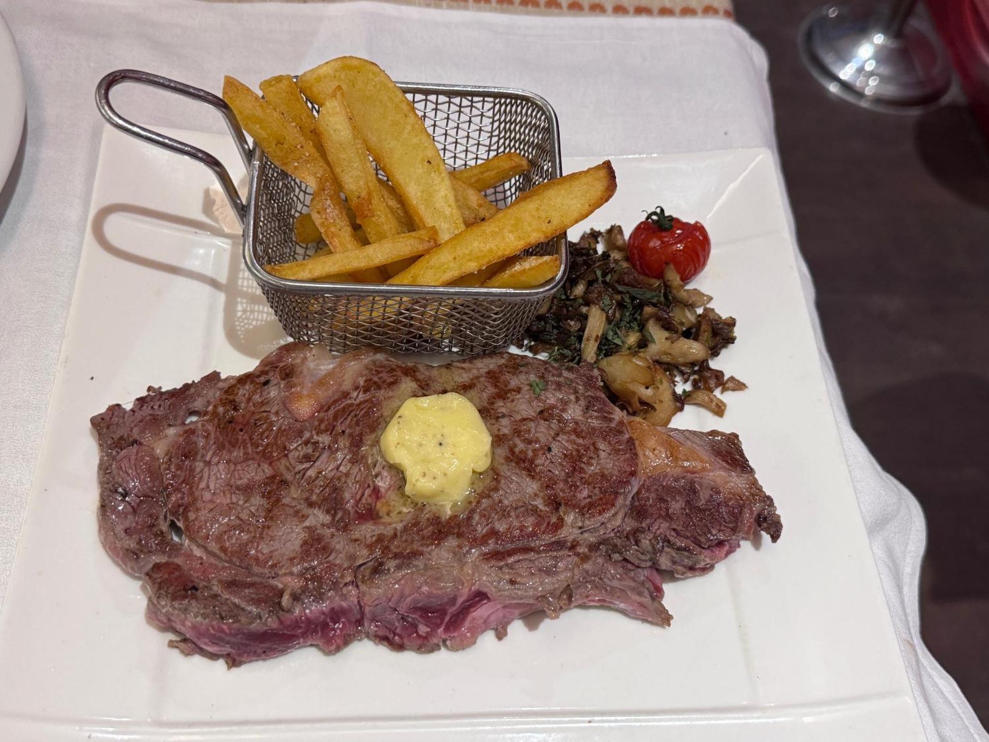 Logis Hotel Restaurant De La Paix Lodève エクステリア 写真
