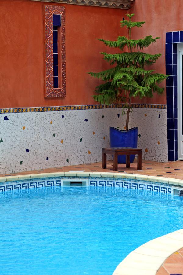 Logis Hotel Restaurant De La Paix Lodève エクステリア 写真