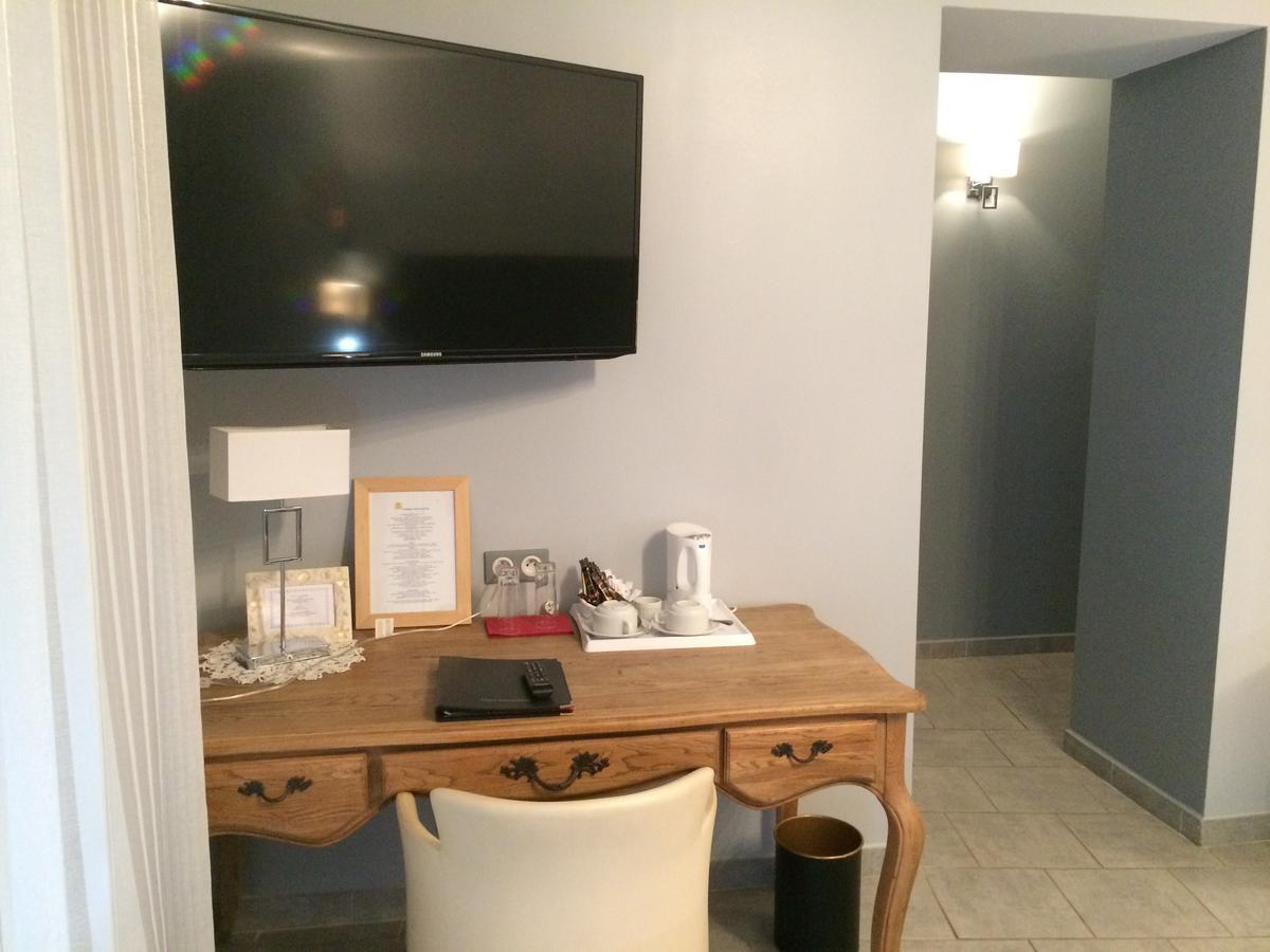 Logis Hotel Restaurant De La Paix Lodève エクステリア 写真