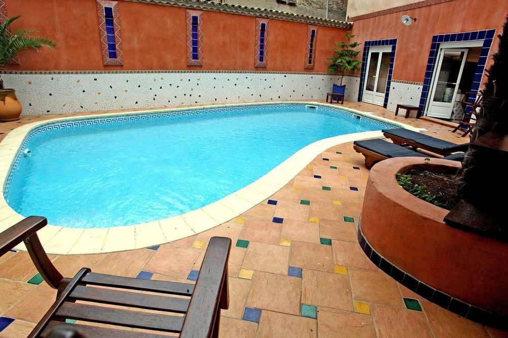 Logis Hotel Restaurant De La Paix Lodève エクステリア 写真