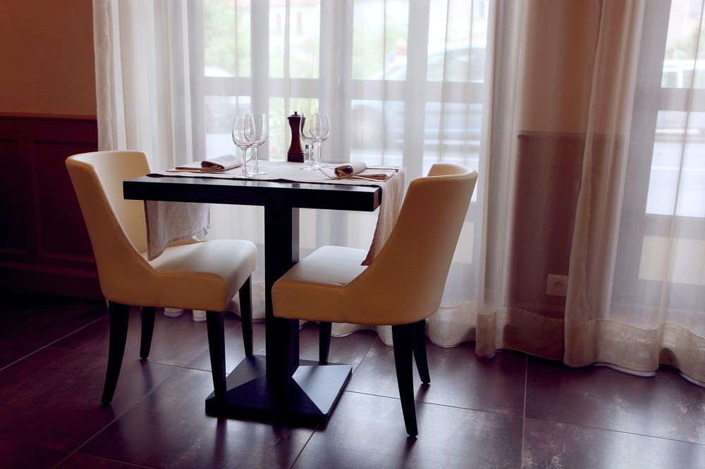 Logis Hotel Restaurant De La Paix Lodève エクステリア 写真